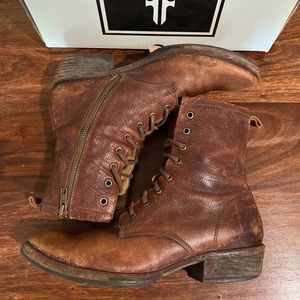 Frye Carson Lug Lace Size 8.5